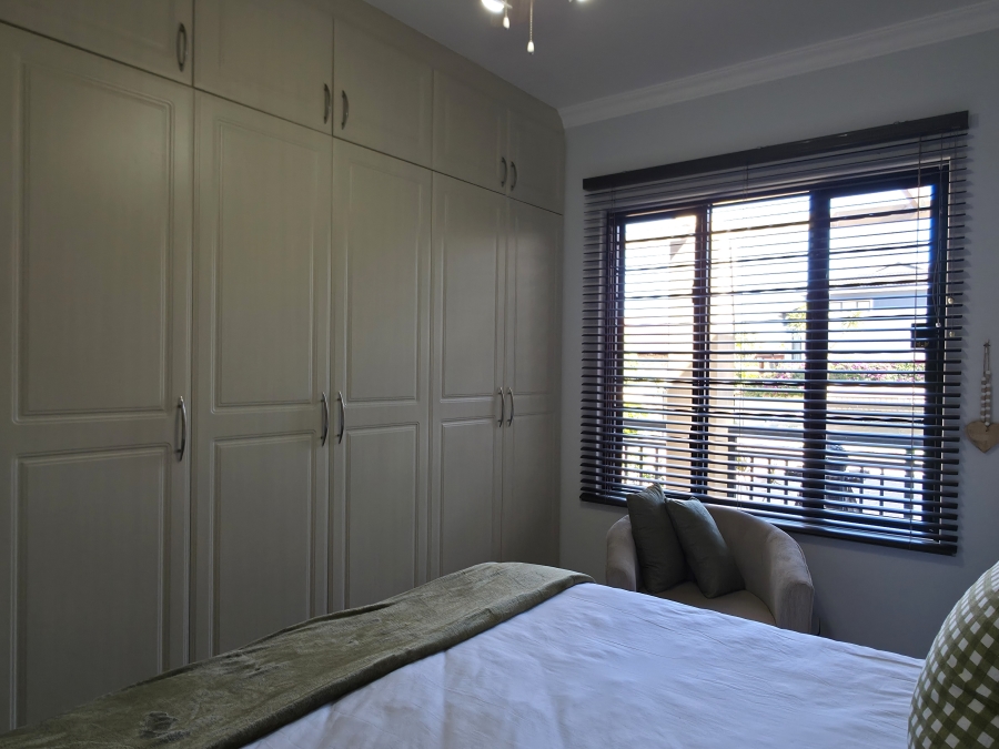 5 Bedroom Property for Sale in Wavecrest Eastern Cape